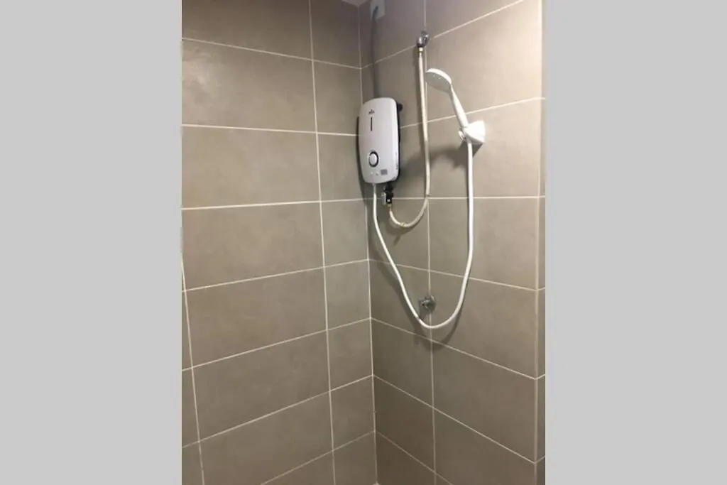 Dsara Sentral Condo 2-4Pax L Next To Mrt L 2Min Near Hospital Sgbuloh & Subang Airport Sungai Buloh 0*,  Malaysia