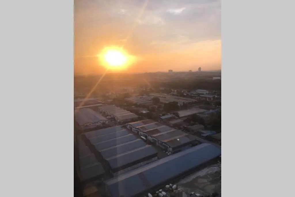 Dsara Sentral Condo 2-4Pax L Next To Mrt L 2Min Near Hospital Sgbuloh & Subang Airport Sungai Buloh